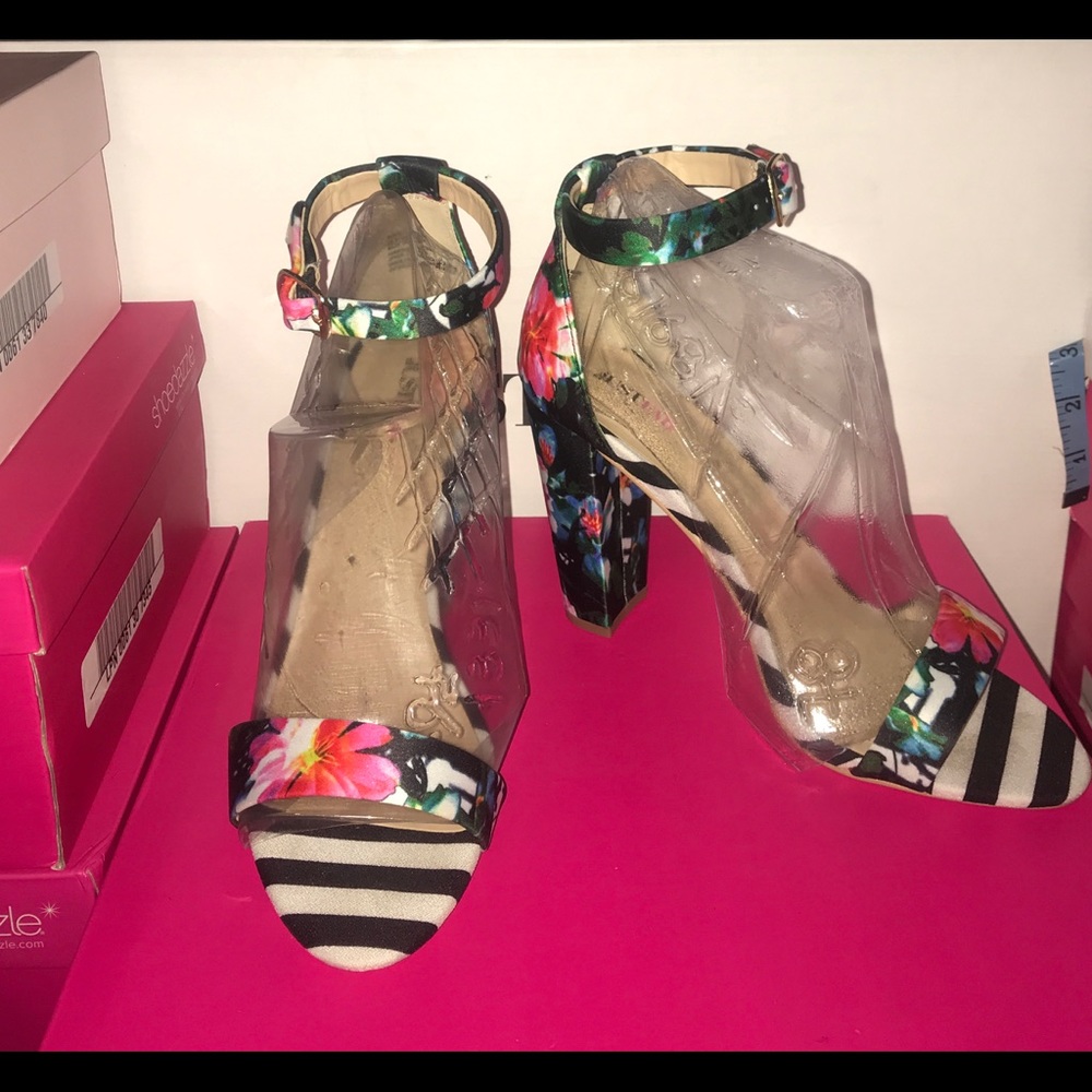 JustFab canvas floral sandals size 9